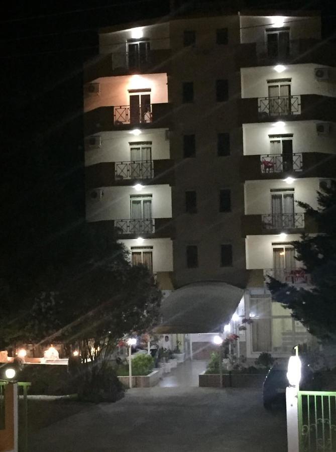 Hotel Blendi ดูร์เรส ภายนอก รูปภาพ